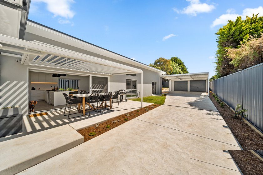 Covered alfresco, driveway and double garage